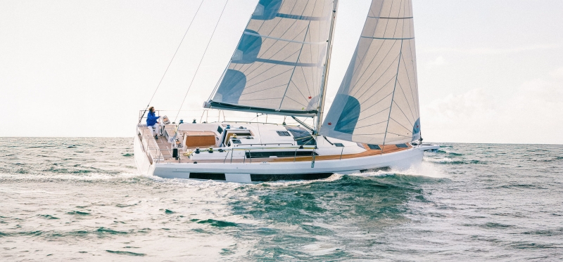 https://www.alternative-sailing.com/upload_files/photos_medium/img-6-full-dufour-44-2.jpg